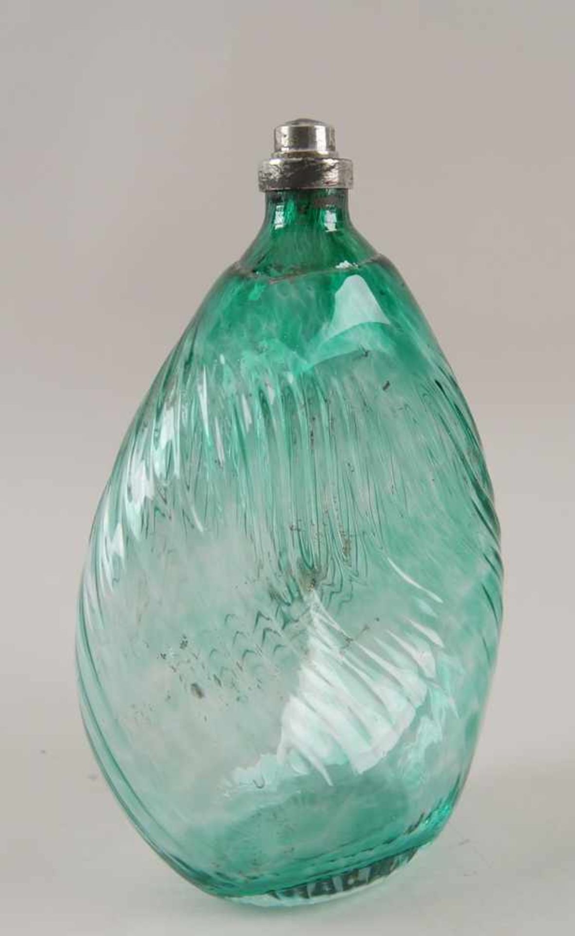Gramsacher Nabelflasche, Tirol, ~ 1900, hellgrünes Glas, H 23,5cm