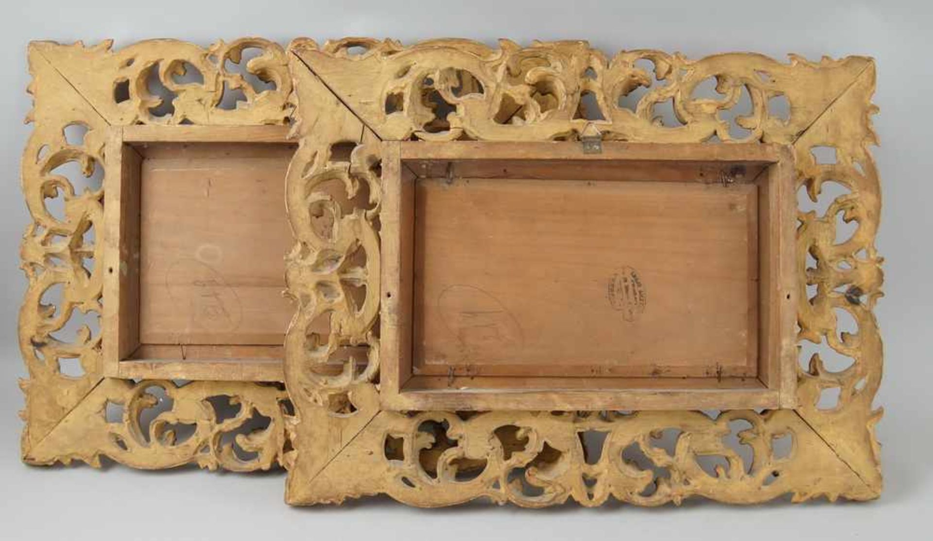 Paar prunkvoll geschnitzte florentiner Rahmen, vergoldet mit mediterranen - Bild 13 aus 16
