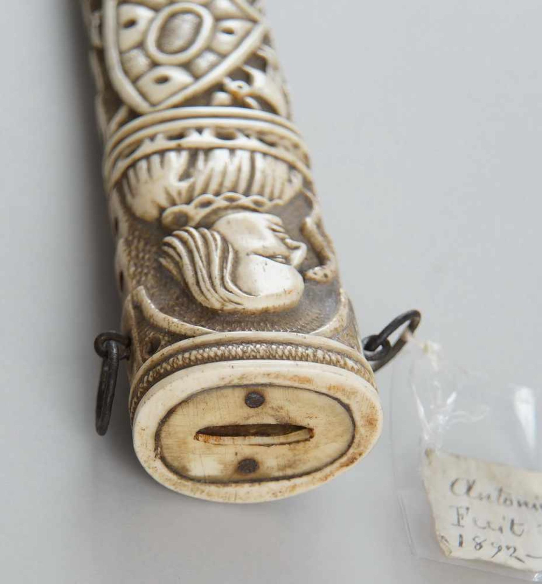 Schwert mit fein geschnitzter Scheide und Griff aus Elfenbein, Klinge aus Eisen, 19. JH, - Bild 9 aus 11