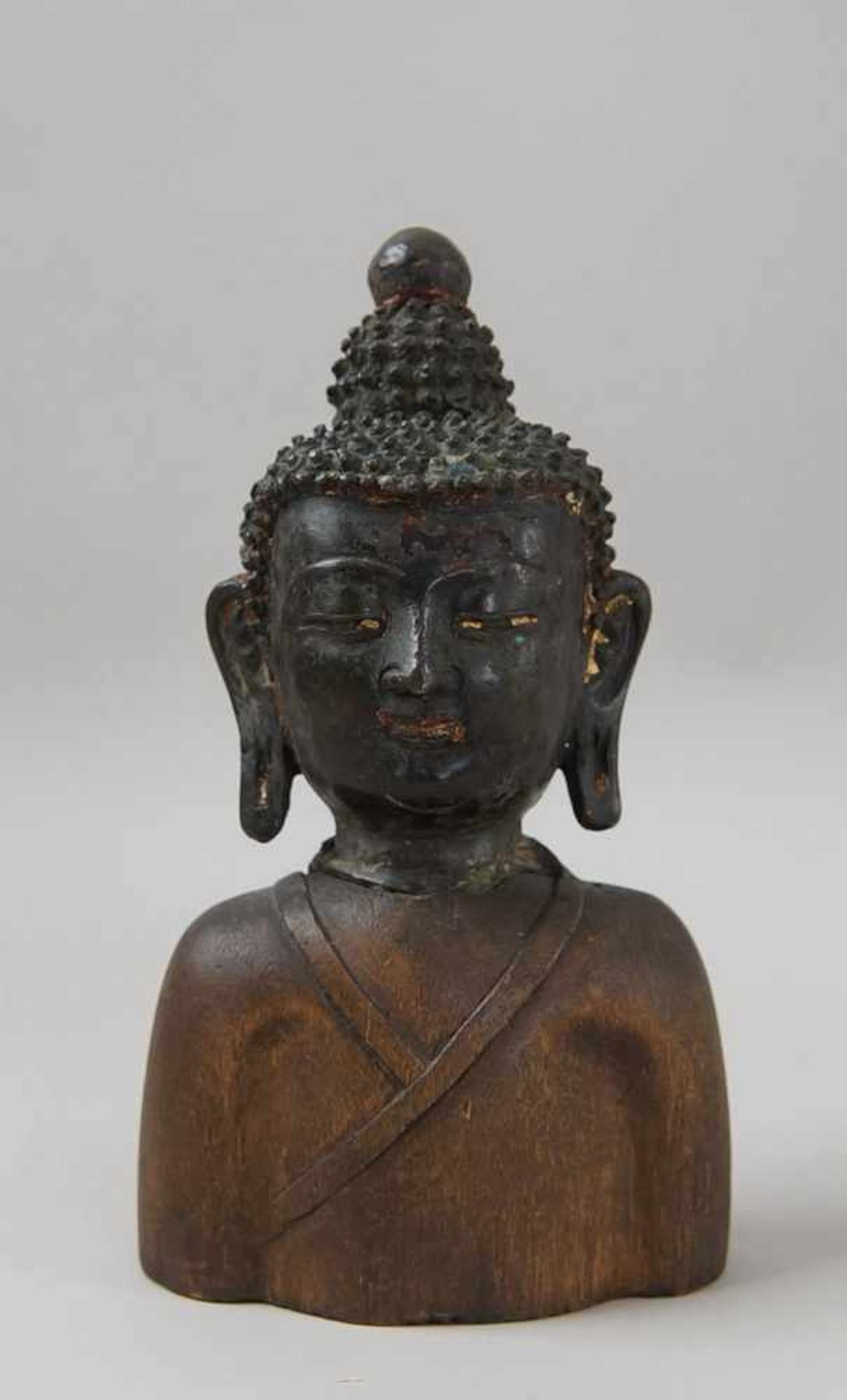 Buddha Kopf Bronze, auf Holzkorpus, Altersspuren, 19. JH, 14,5 cm