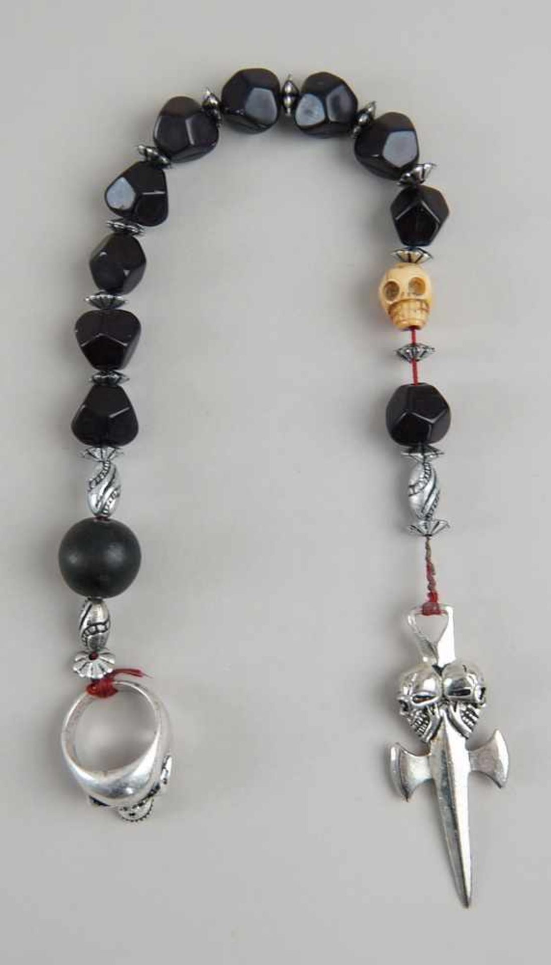 Faulenzer / Gebetskette mit Silberring und Totenkopf, kleines Kreuz, L 38cm - Bild 2 aus 5