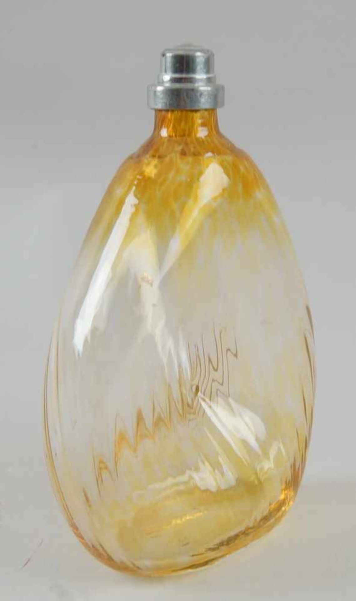Gramsacher Nabelflasche, Tirol, ~ 1900, gelbliches Glas, H 18 cm - Bild 5 aus 7