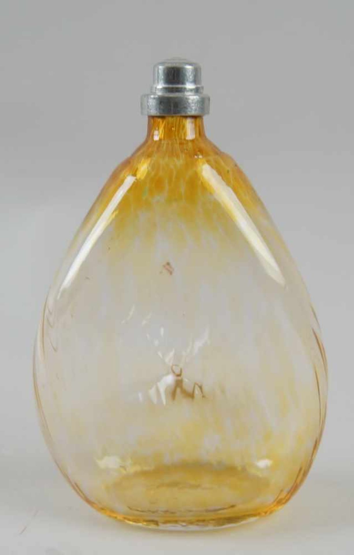Gramsacher Nabelflasche, Tirol, ~ 1900, gelbliches Glas, H 18 cm - Bild 6 aus 7