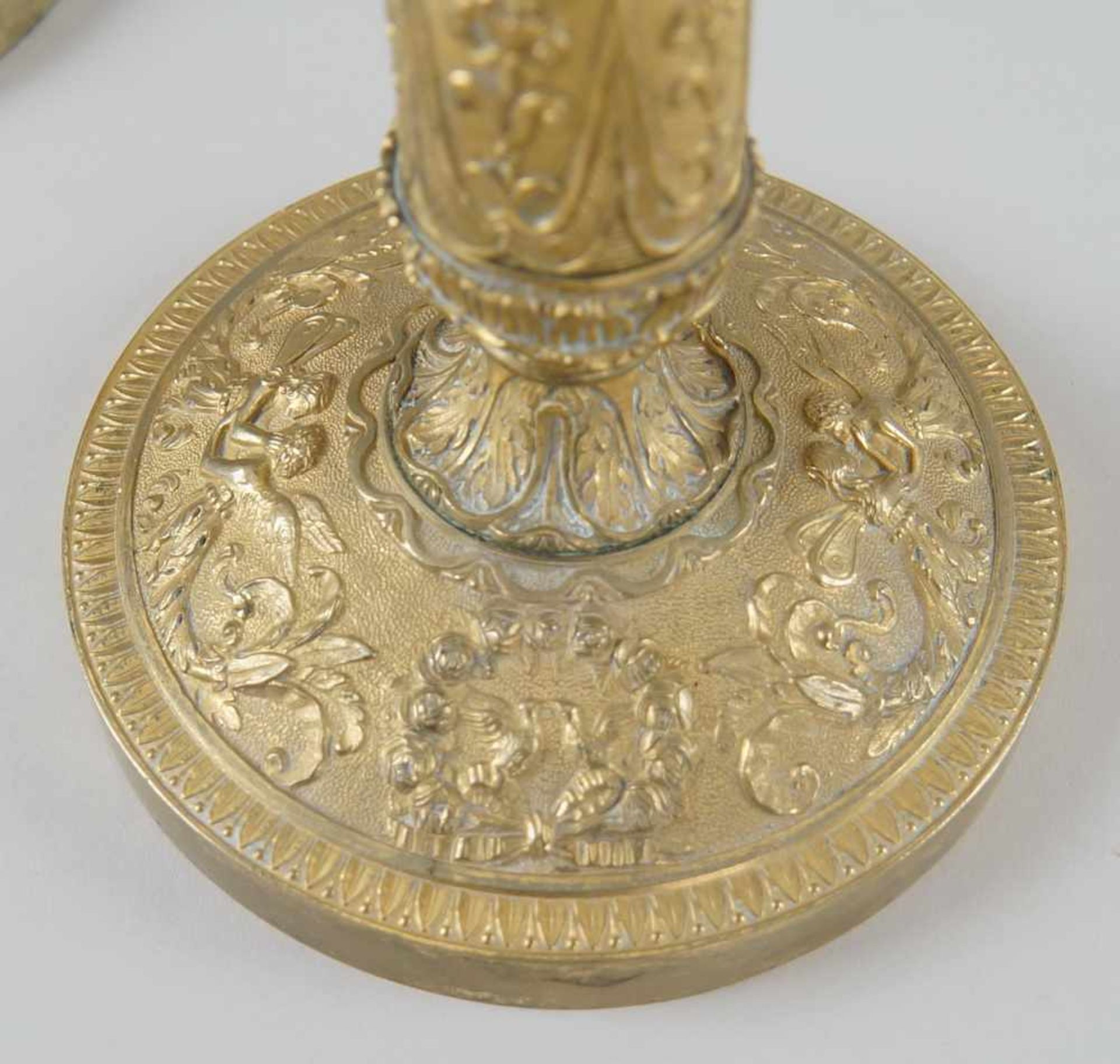 Paar prunkvolle Tafelleuchter / Kerzenleuchter, Bronze/Messing, fein gearbeitet, 18. JH, H - Bild 8 aus 10