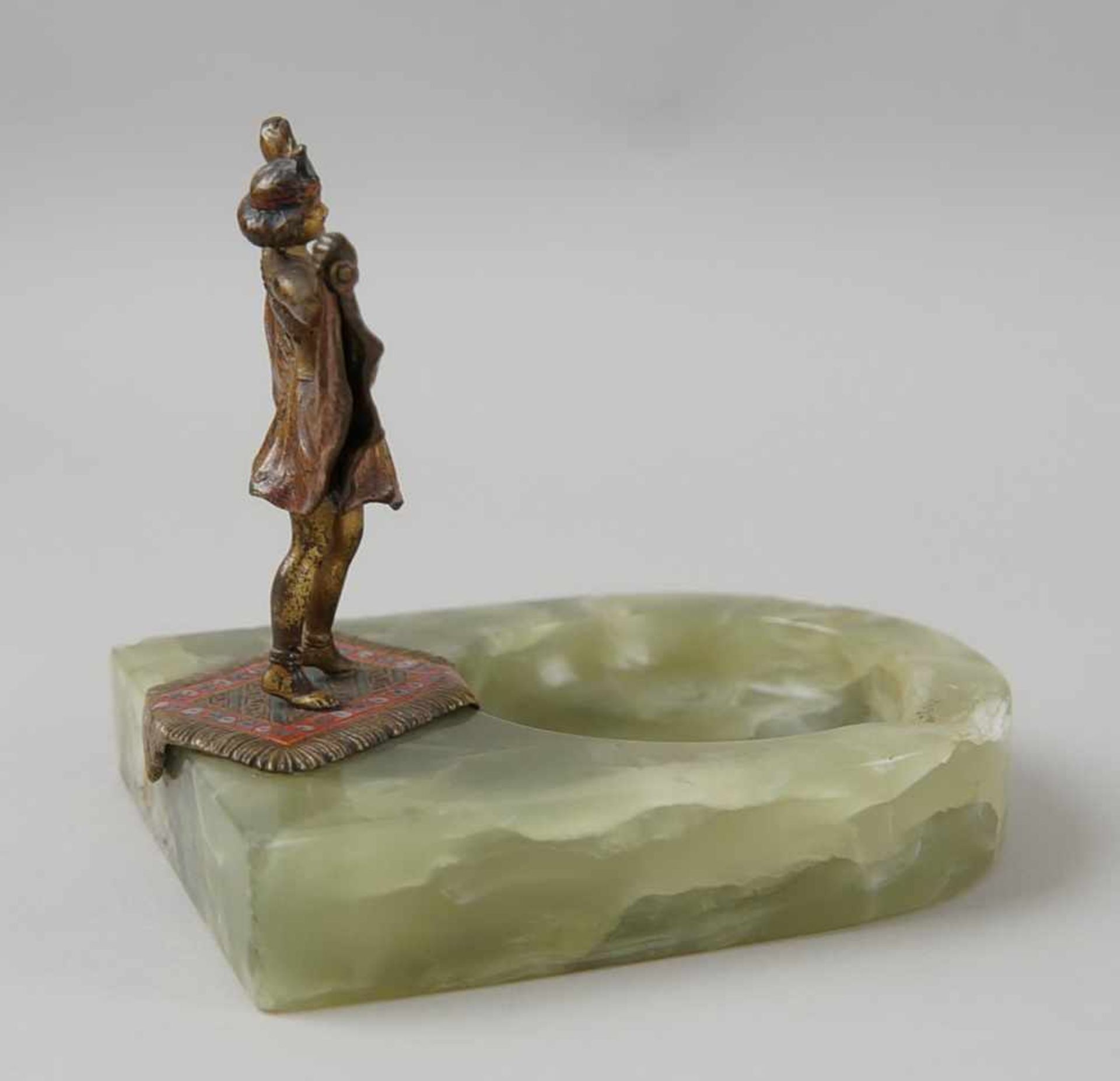 Wiener Bronze, tanzendes orientalisches Mädchen, Rock zum hochklappen, mit Onyxschale< - Bild 9 aus 10
