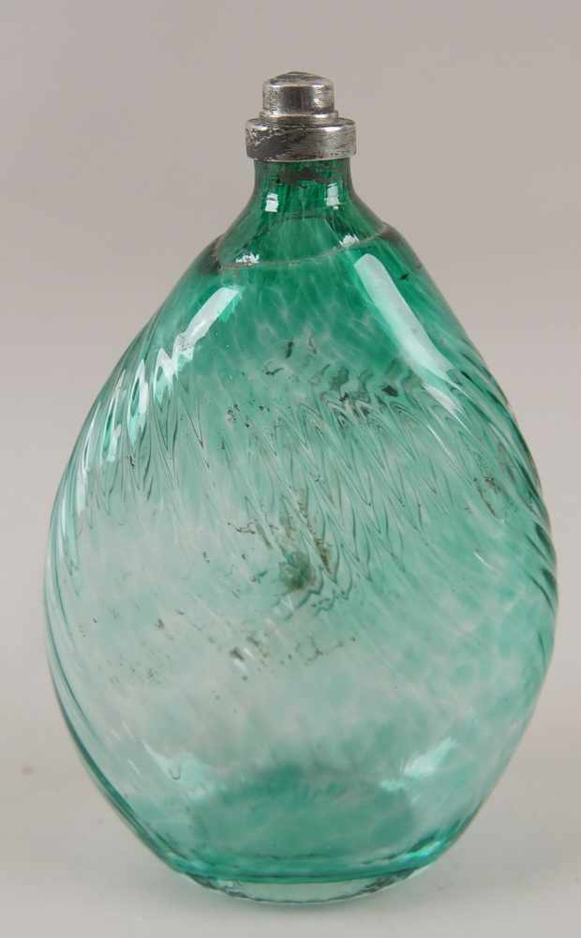 Gramsacher Nabelflasche, Tirol, ~ 1900, hellgrünes Glas, H 23,5cm - Bild 3 aus 6