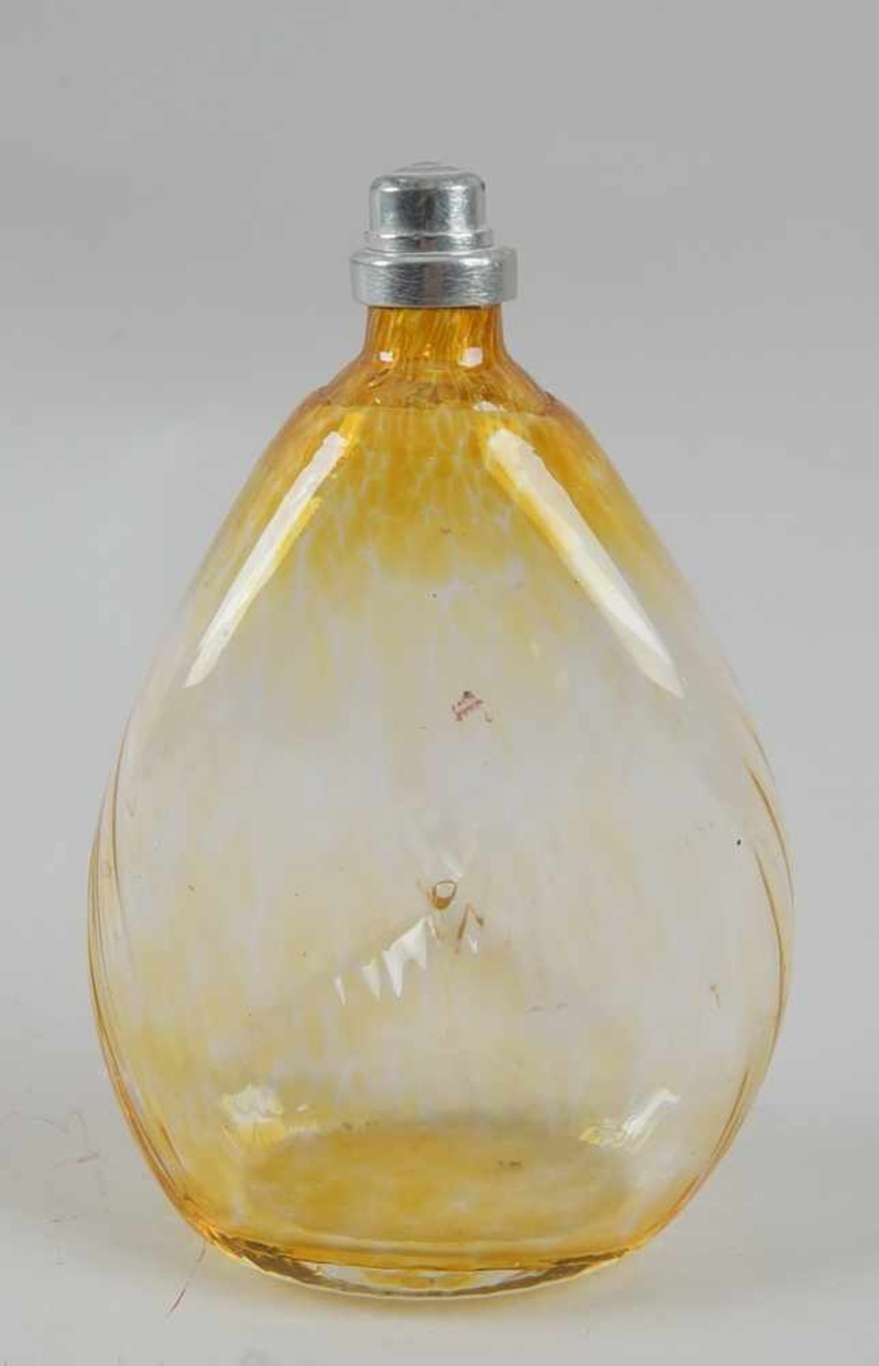 Gramsacher Nabelflasche, Tirol, ~ 1900, gelbliches Glas, H 18 cm - Bild 3 aus 7