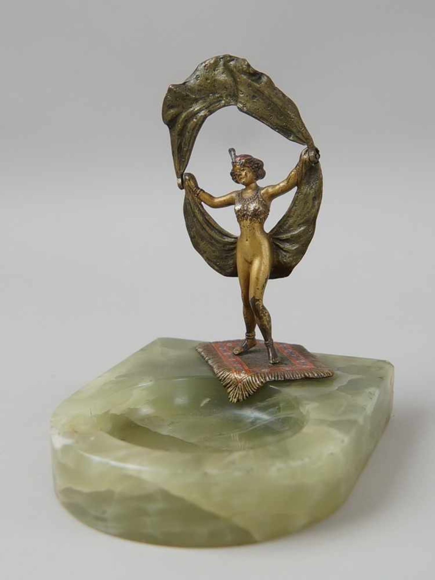 Wiener Bronze, tanzendes orientalisches Mädchen, Rock zum hochklappen, mit Onyxschale< - Image 4 of 10