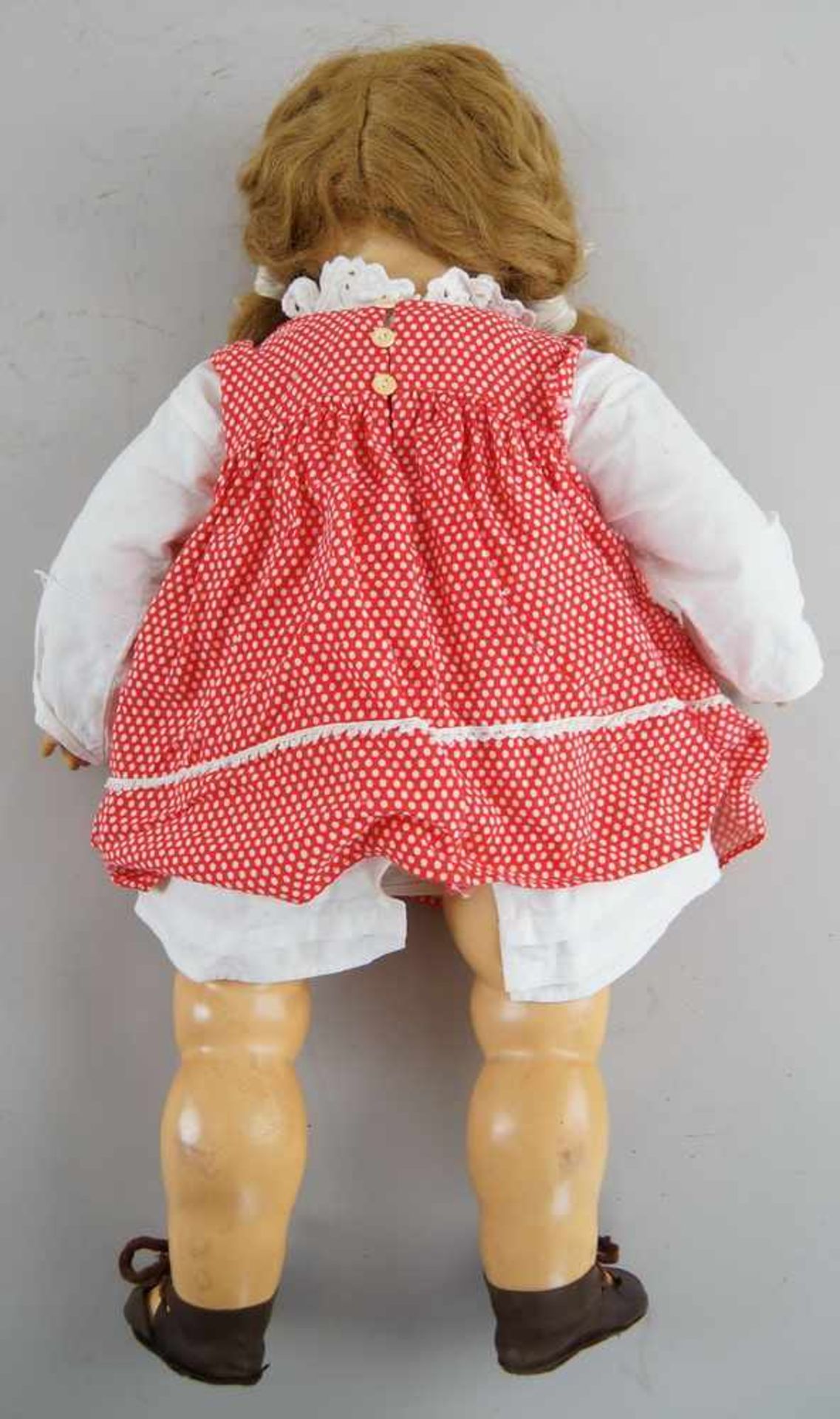 Puppe, wohl K&R, Massekopf, rot gepunktetes Kleid, um 1930, bespielt, 54 cm - Bild 4 aus 5