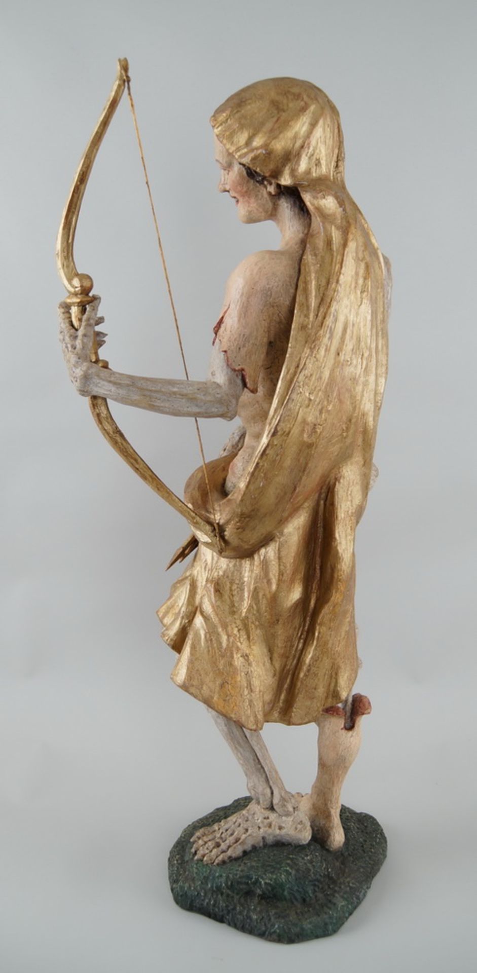 Memento Mori Skulptur mit Pfeil und Bogen, stehende, skelettierte Figur in Holz geschnitzt - Bild 4 aus 10