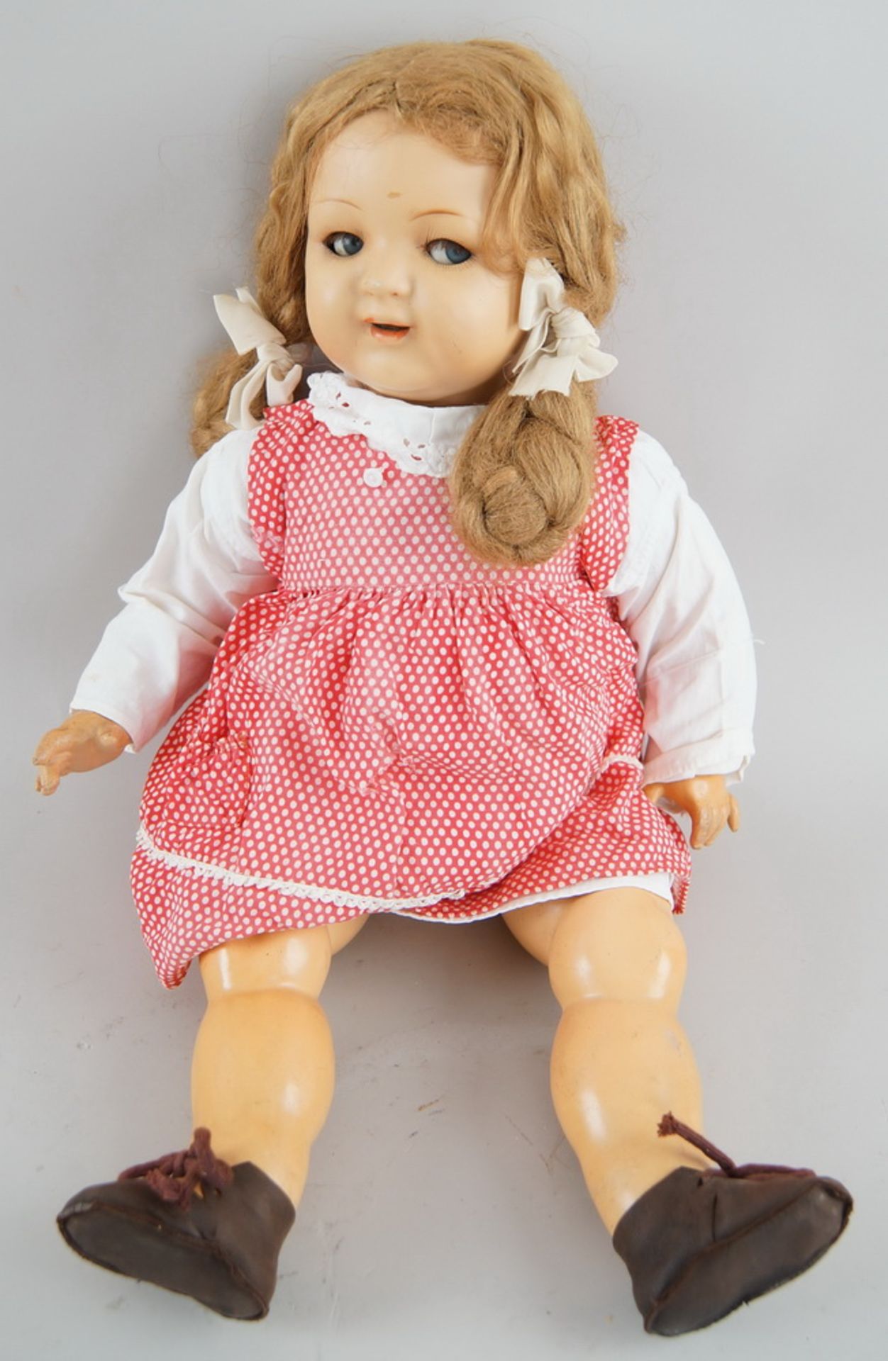 Puppe, wohl K&R, Massekopf, rot gepunktetes Kleid, um 1930, bespielt, 54 cm - Bild 3 aus 5