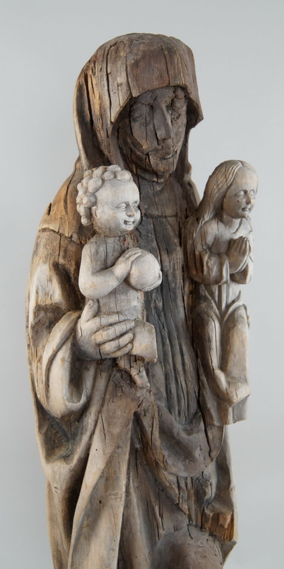 Gotische heilige Anna mit Mutter Maria und Jesus Christus auf dem Arm, Holz geschnitzt, - Bild 4 aus 10