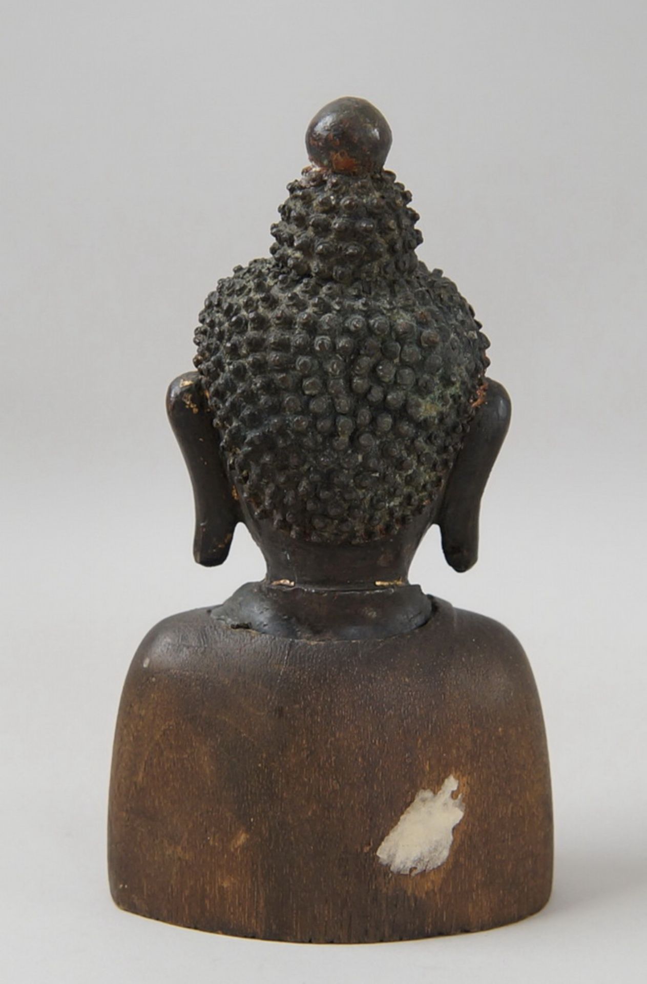 Buddha Kopf Bronze, auf Holzkorpus, Altersspuren, 19. JH, 14,5 cm - Bild 4 aus 6