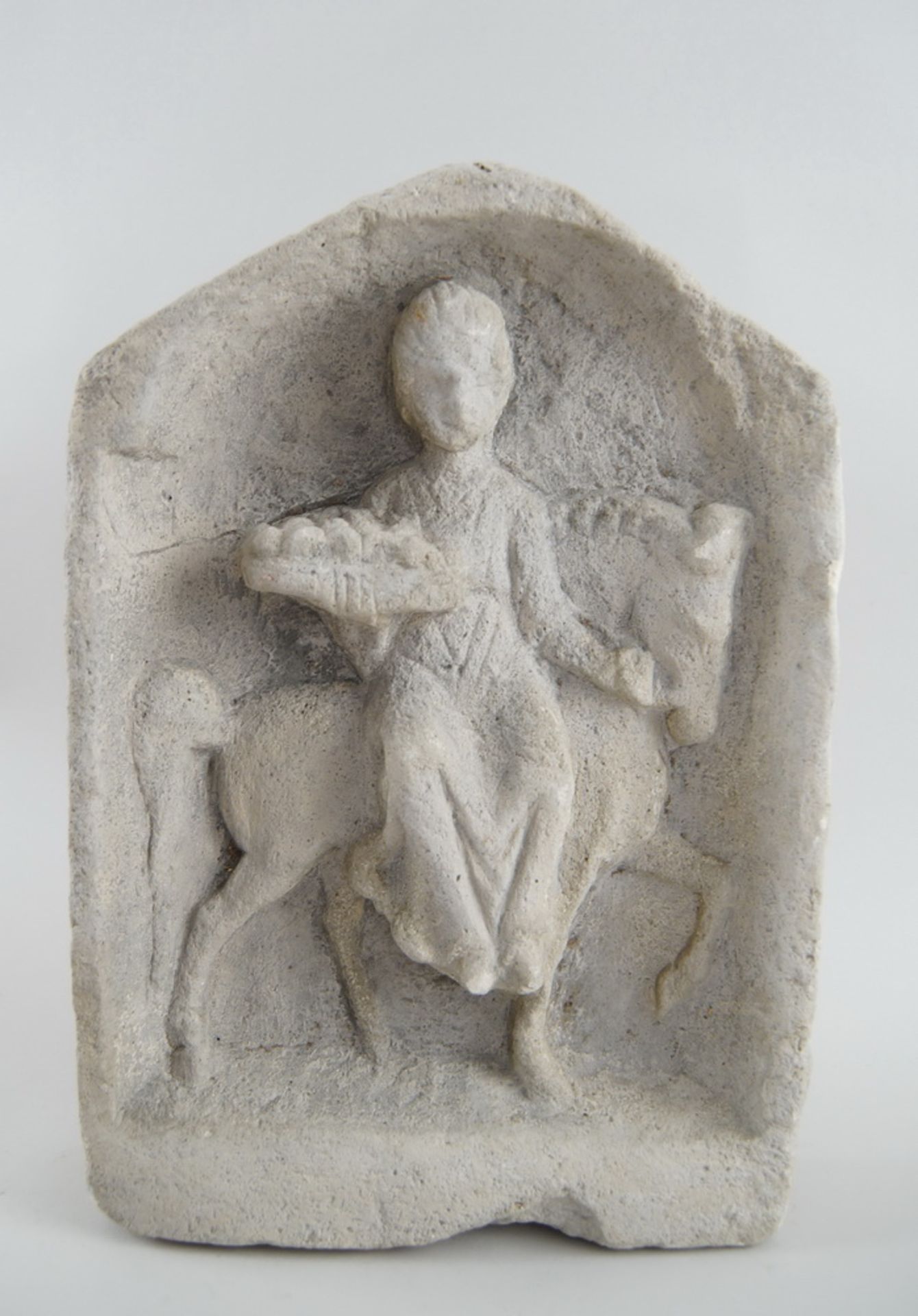 Steinrelief, Frau mit Obstkorb auf einem Pferd, 43x27x7cm - Bild 3 aus 5