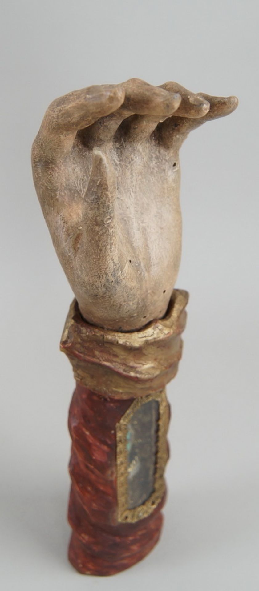Grosse Reliquienhand, Holz geschnitzt und gefasst, Reliquie hinter Glas, St. Urban, H 31cm - Bild 6 aus 6