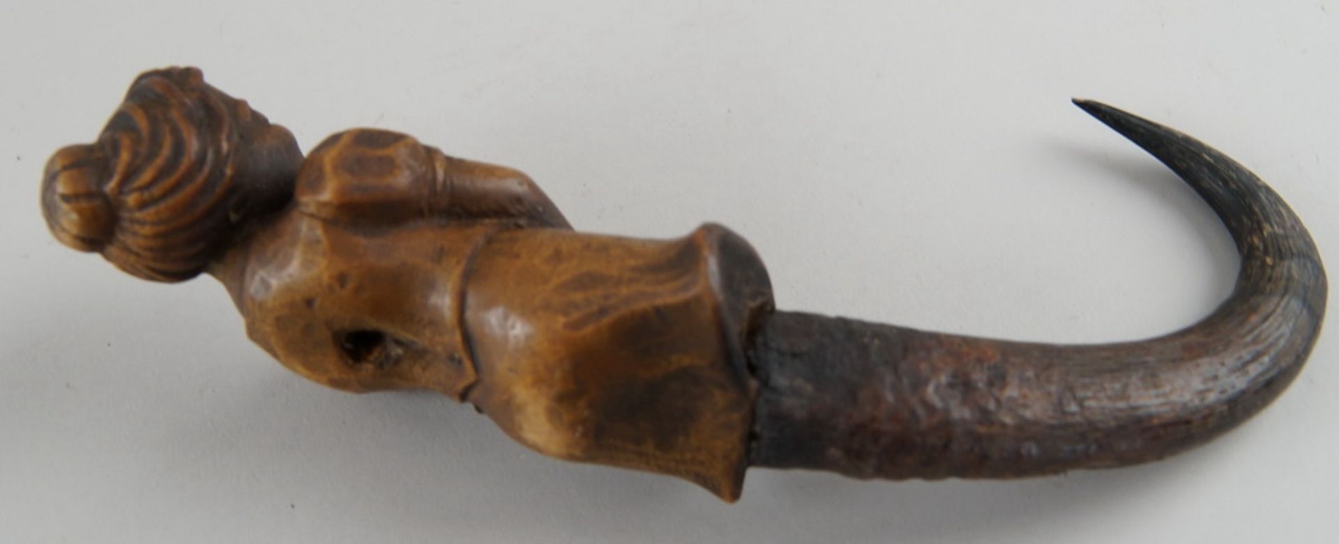 Weibliches Gamsmanderl, Holz geschnitzt und gefasst, mit Horn, 20cm - Bild 4 aus 4