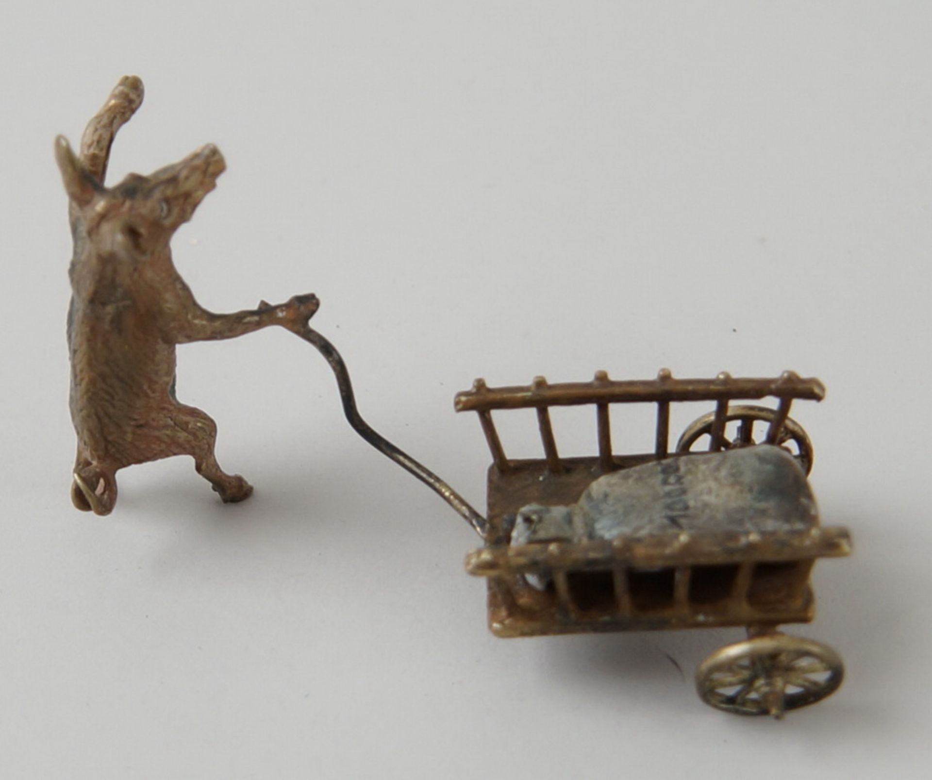 Wiener Bronze, Sau mit Sackwagen, auf der Unterseite gepunzt, 5,5x8,5x3,5cm - Bild 5 aus 6