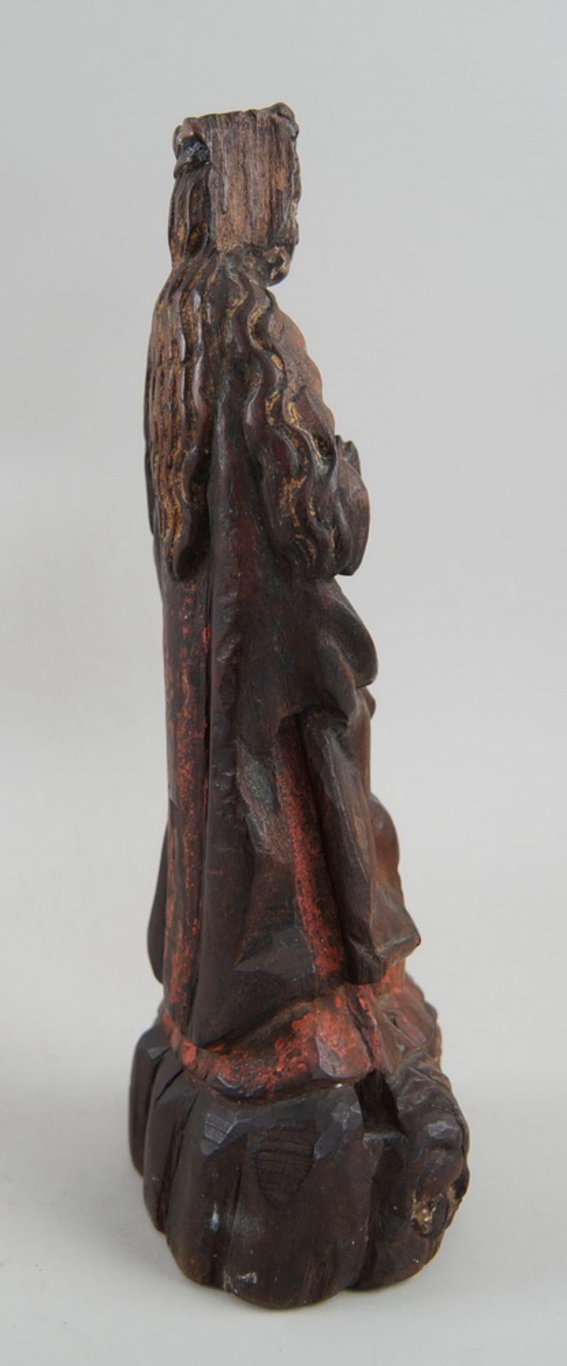 Spanische Madonna / Sichelmadonna, Holz geschnitzt und gefasst, 17. JH, Altersspuren, H27cm - Bild 5 aus 7