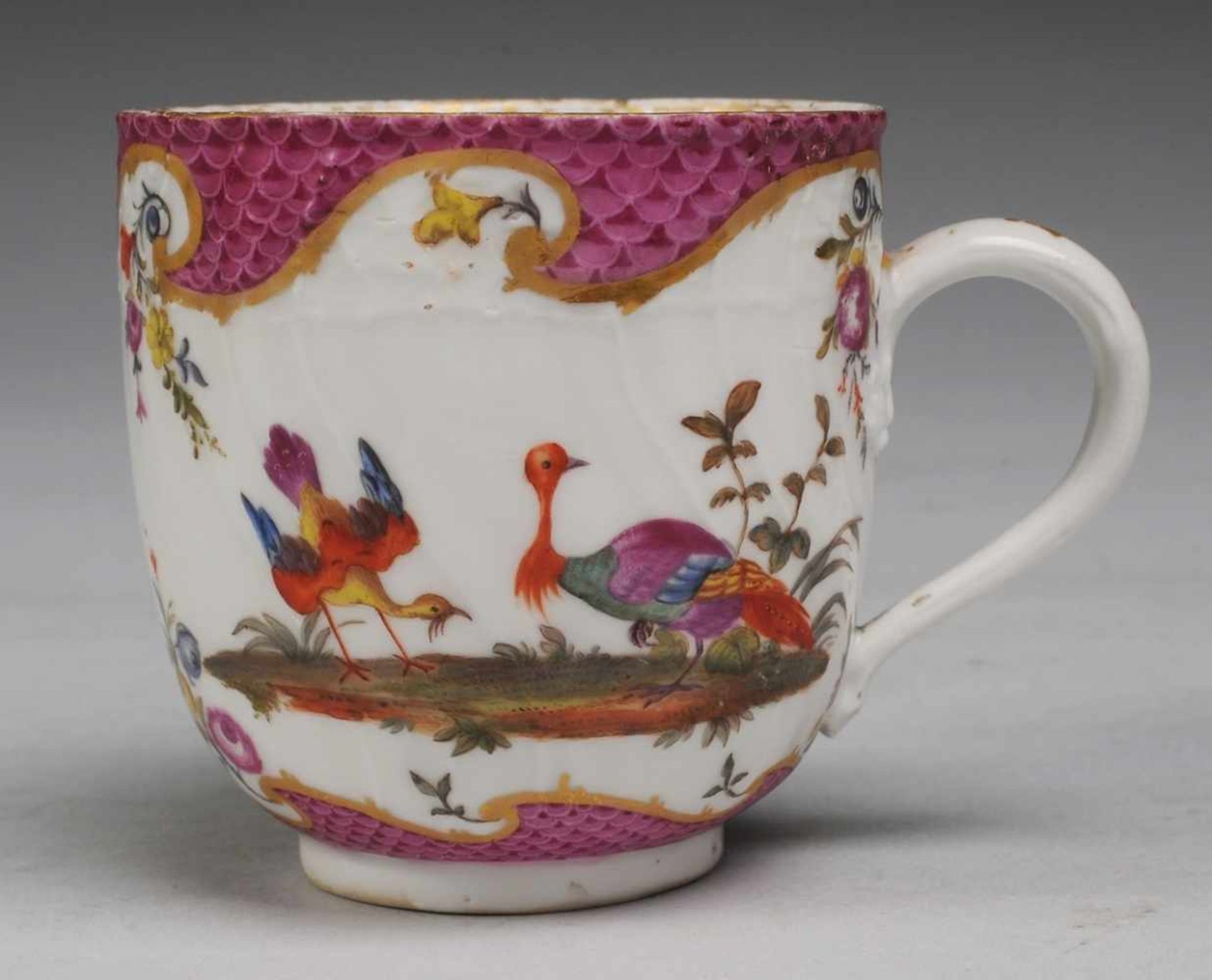Historische Meissener "Punktzeit"-Tasse mit Vogelmalerei