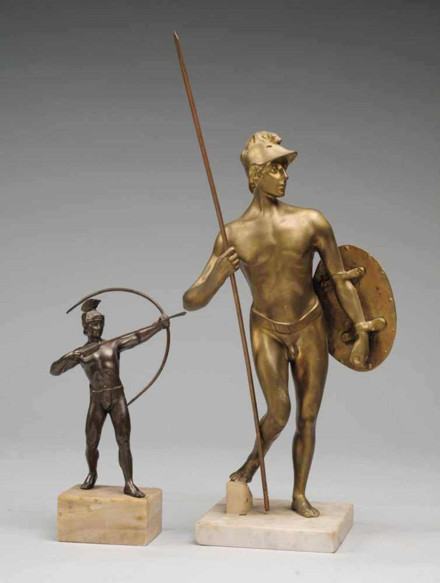 Paar antikisierende Kriegerfiguren