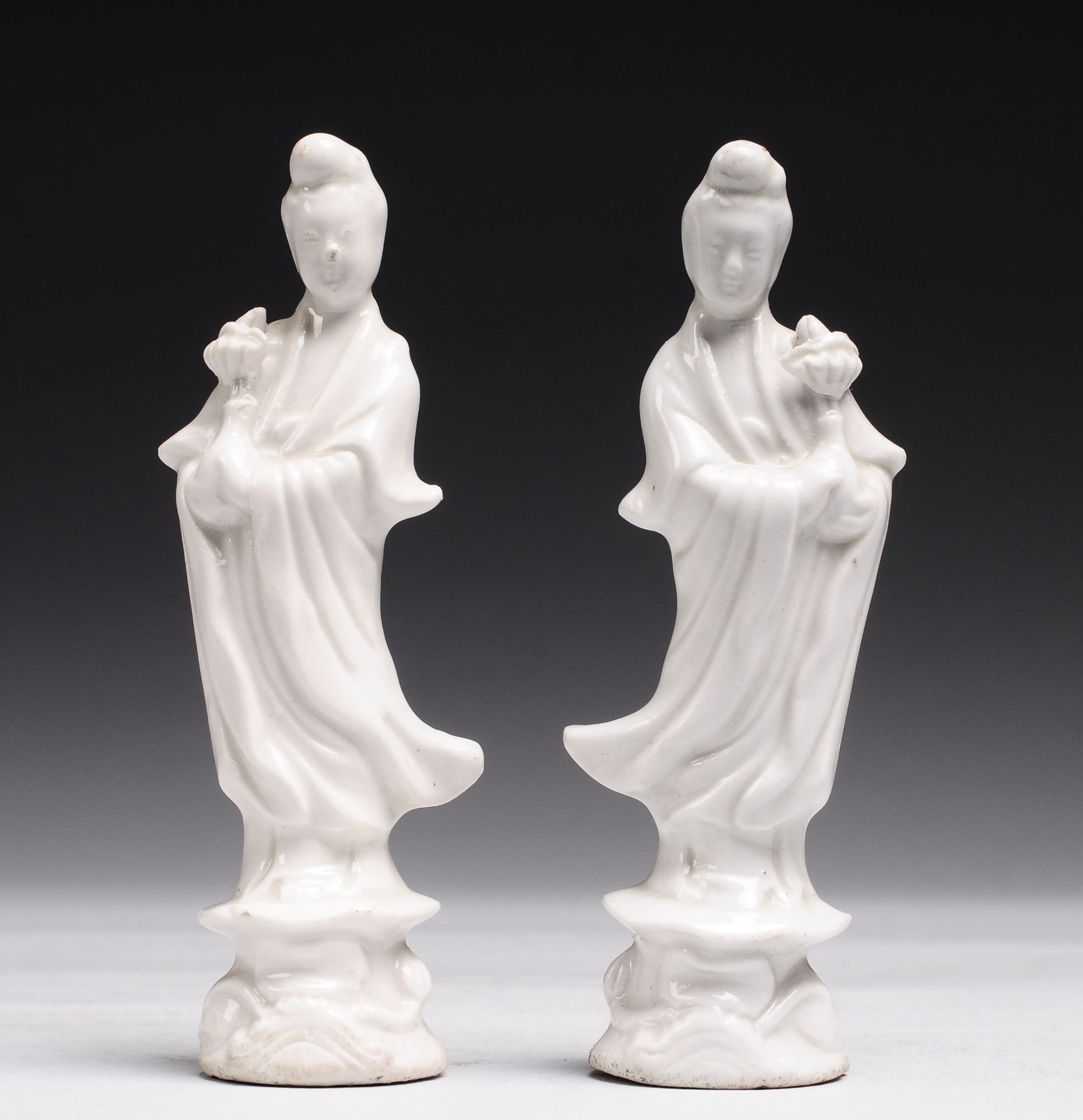 Paar Blanc-de-Chine- Figuren der Guanyin