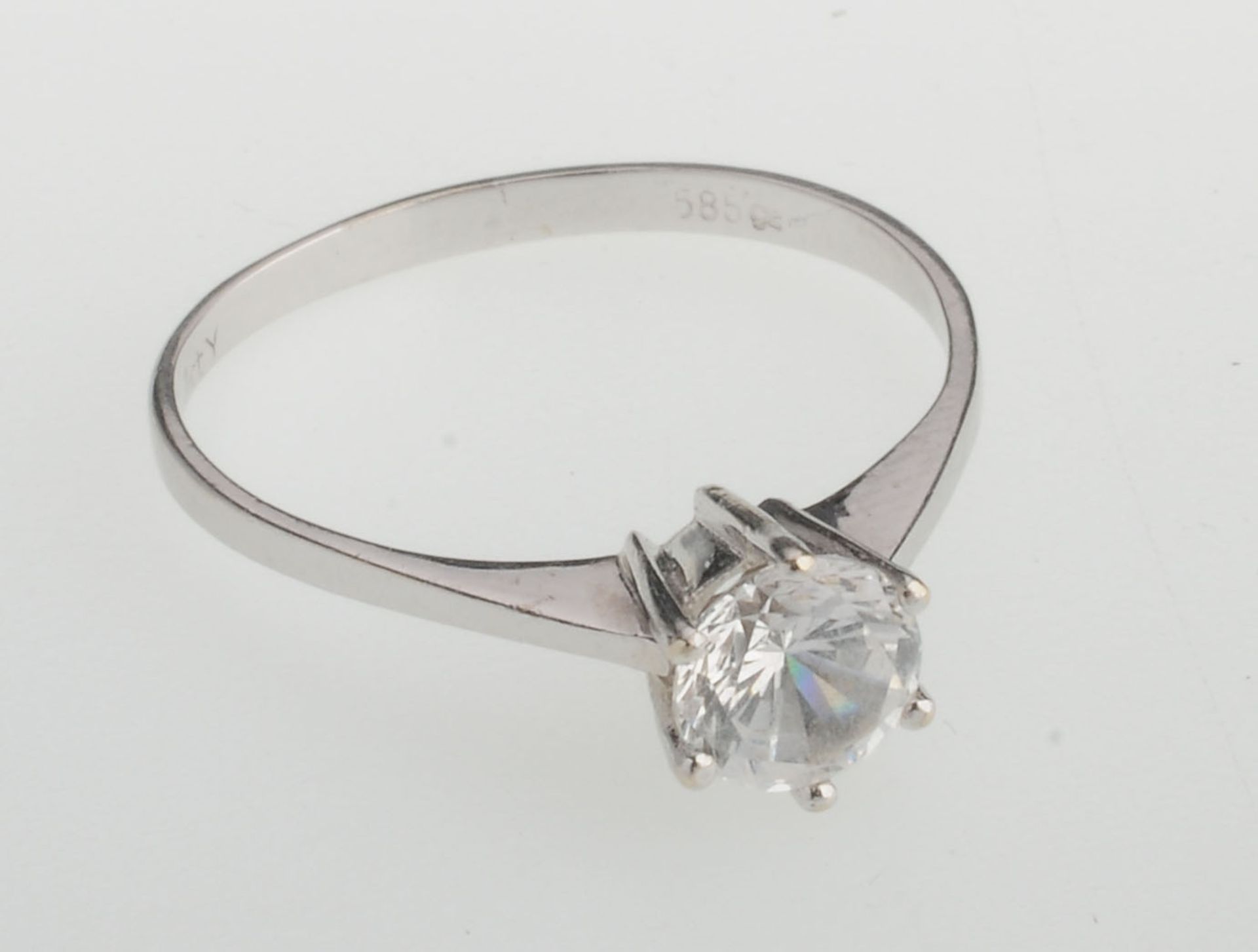 Ring mit Zirkonia