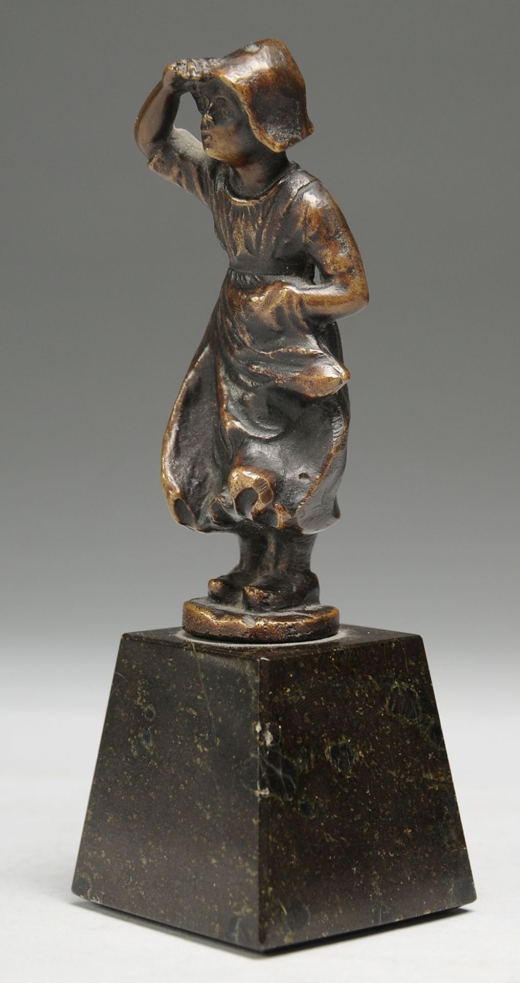 Kleine Bronzefigur - Bild 2 aus 3