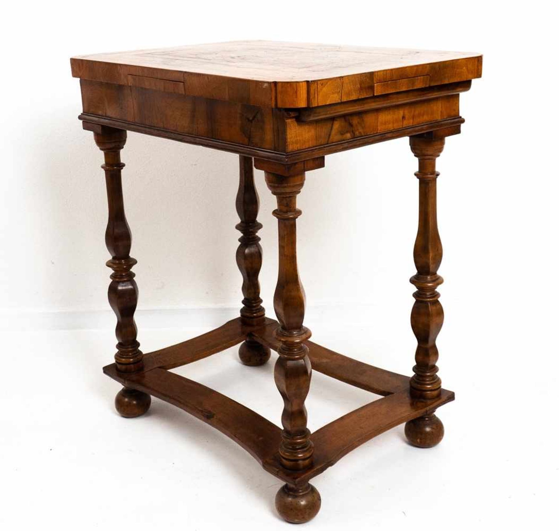 Originaler barocker Beistelltisch/ Spieltisch
