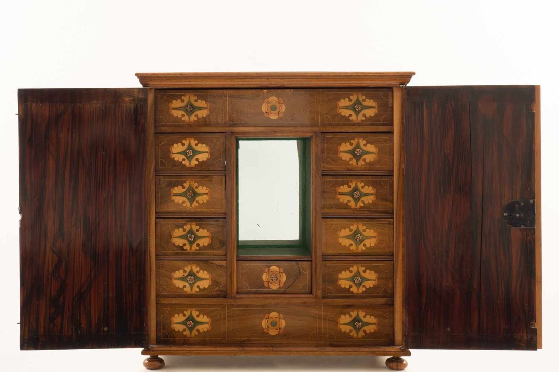 High cabinet with fine inlays - Bild 2 aus 6