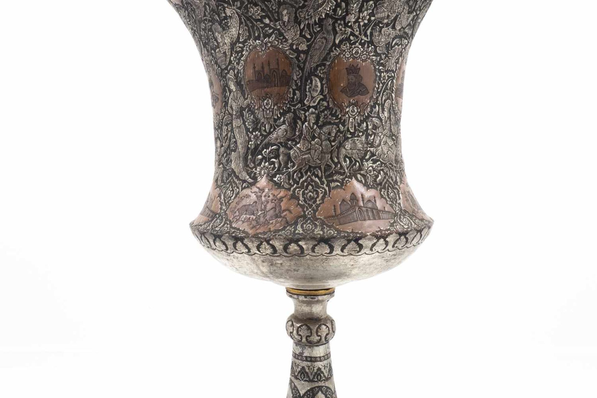 Pair of ornate amphorae vases - Bild 8 aus 14