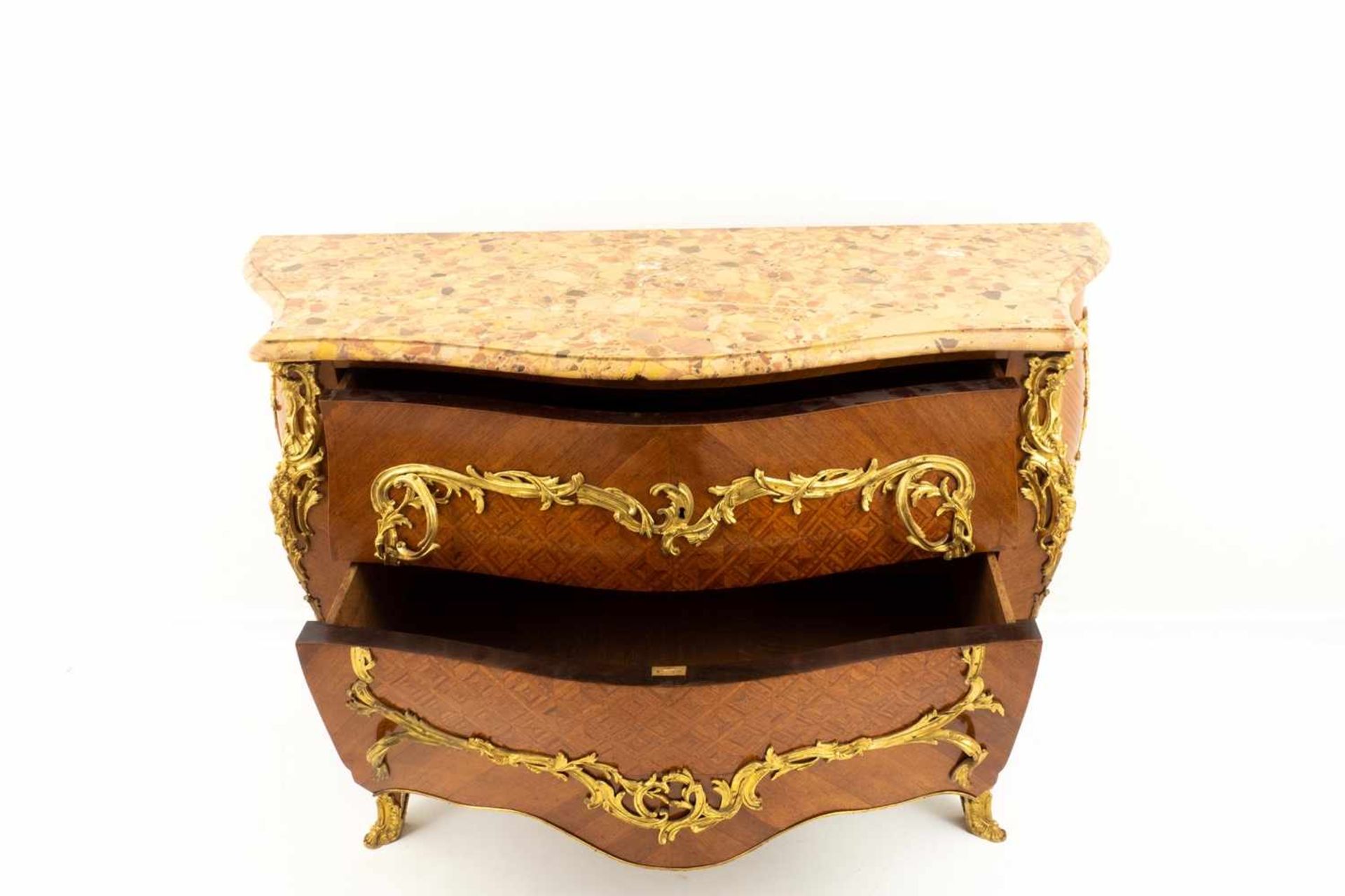 Bulging ornate chest of drawers with bronze appliqué< - Image 3 of 8