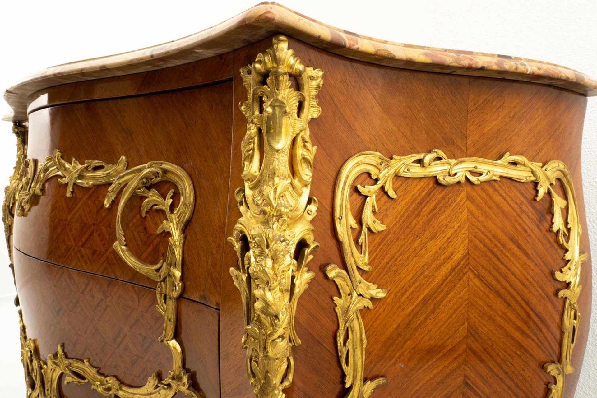 Bulging ornate chest of drawers with bronze appliqué< - Image 6 of 8