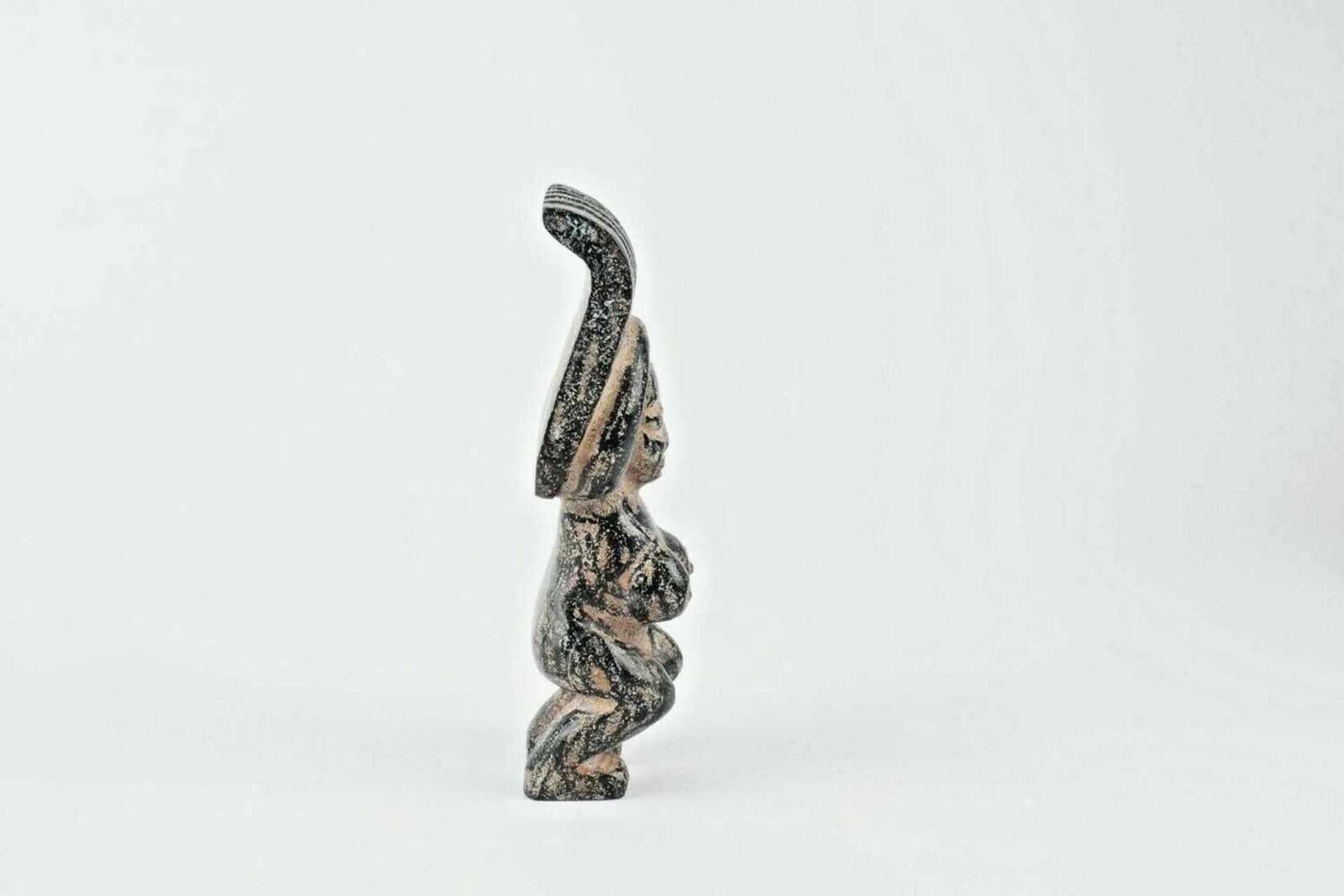 Afrikanische Ritualfigur (Fruchtbarkeitsskulptur) aus Marmor/Stein. - Bild 4 aus 4