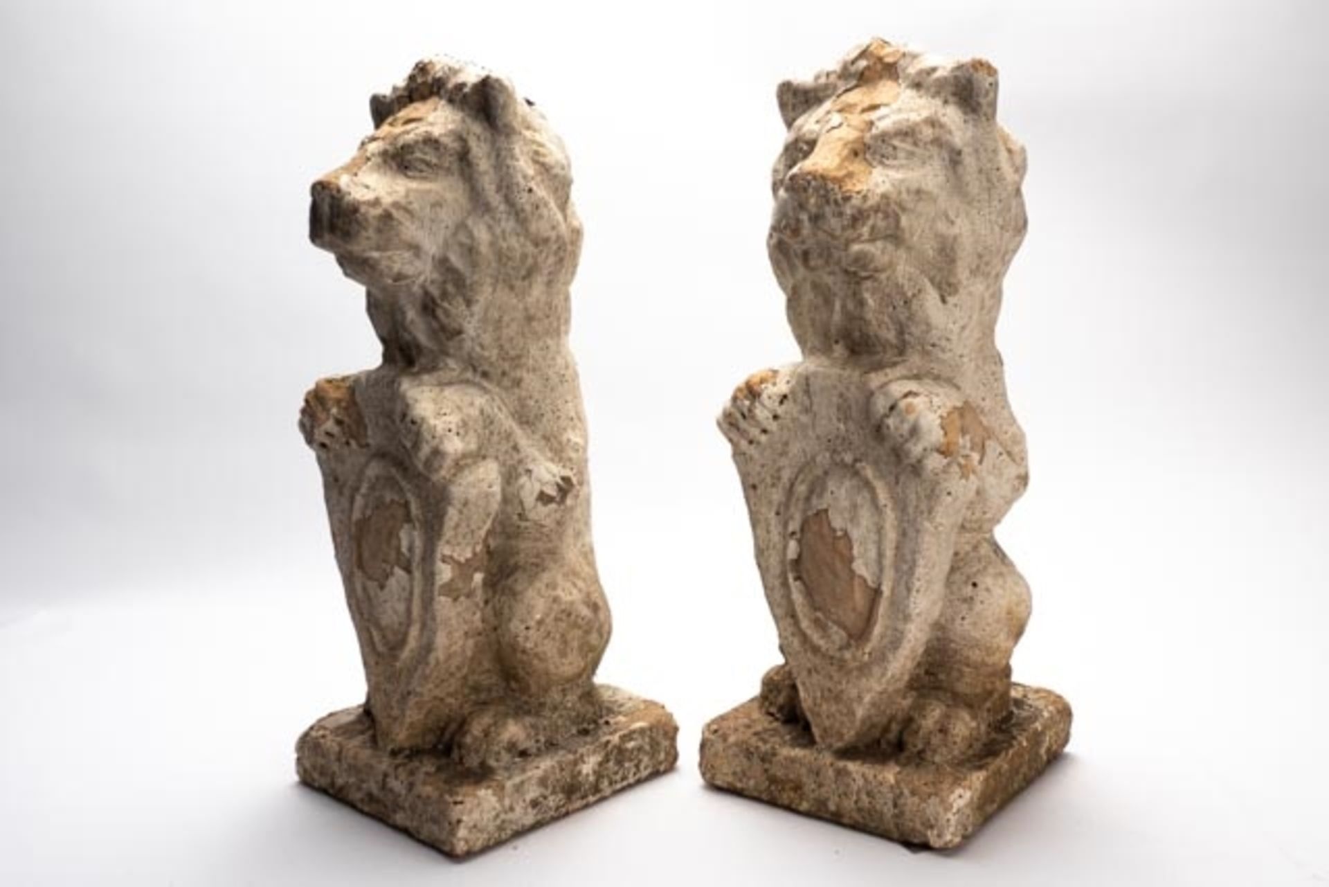 Paar Wappenhalter-Löwen - Bild 2 aus 6