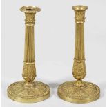 Paar Biedermeier Kerzenhalter1-flg.; Bronze. Sich konisch verjüngender, umlaufend godronierter und