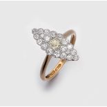 Belle Epoque-Marquisering mit DiamantenGelbgold, gest. 18 ct.; Schauseitig besetzt mit