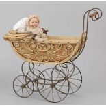"Baby-Gloria" von Armand Marseille mit PuppenwagenBiskuitporzellan-Vollkopf mit geöffnetem Mund,