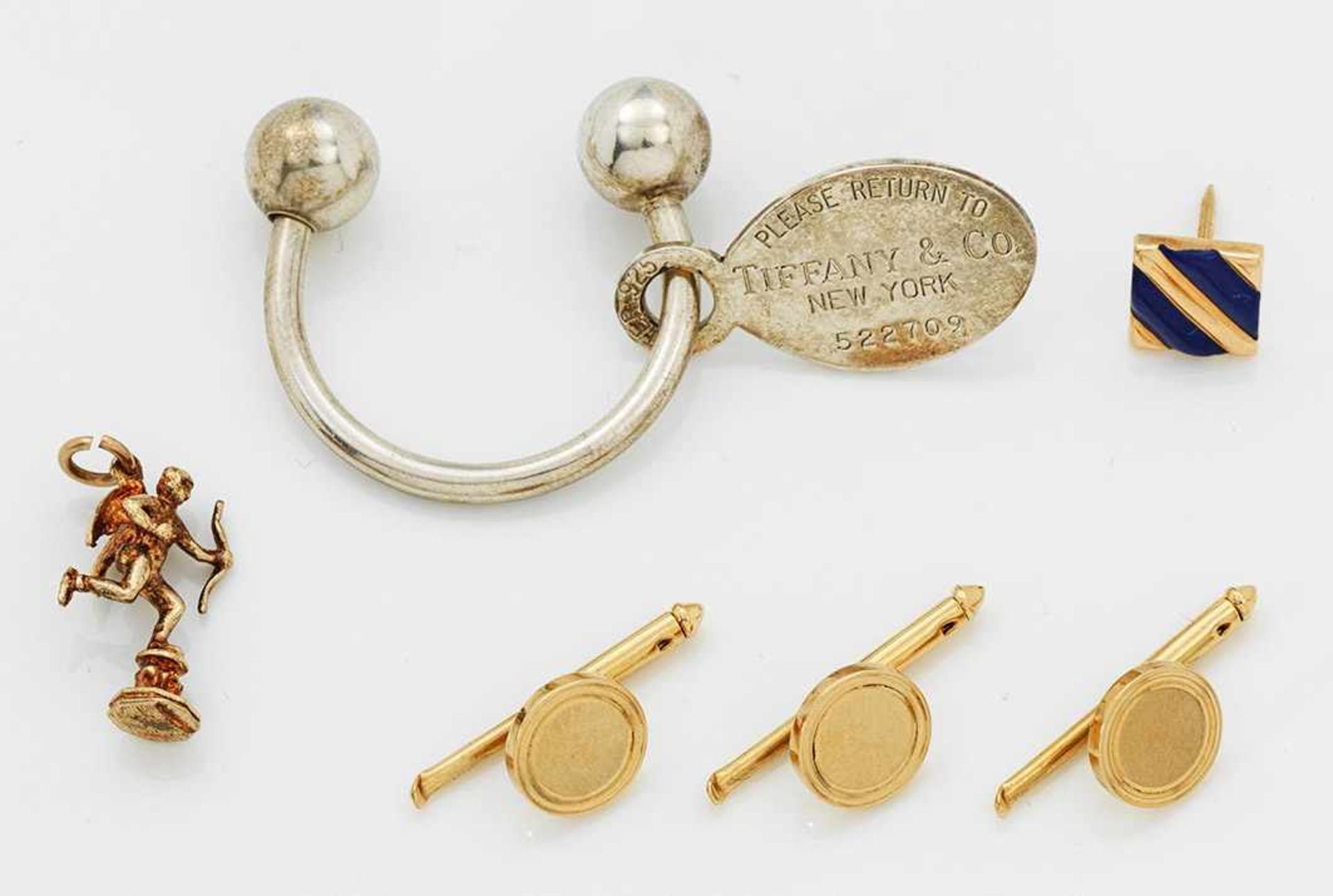 Klassische Frackknöpfe und Schlüsselanhänger von TiffanyGelbgold und Silber, 14 ct. und 925.