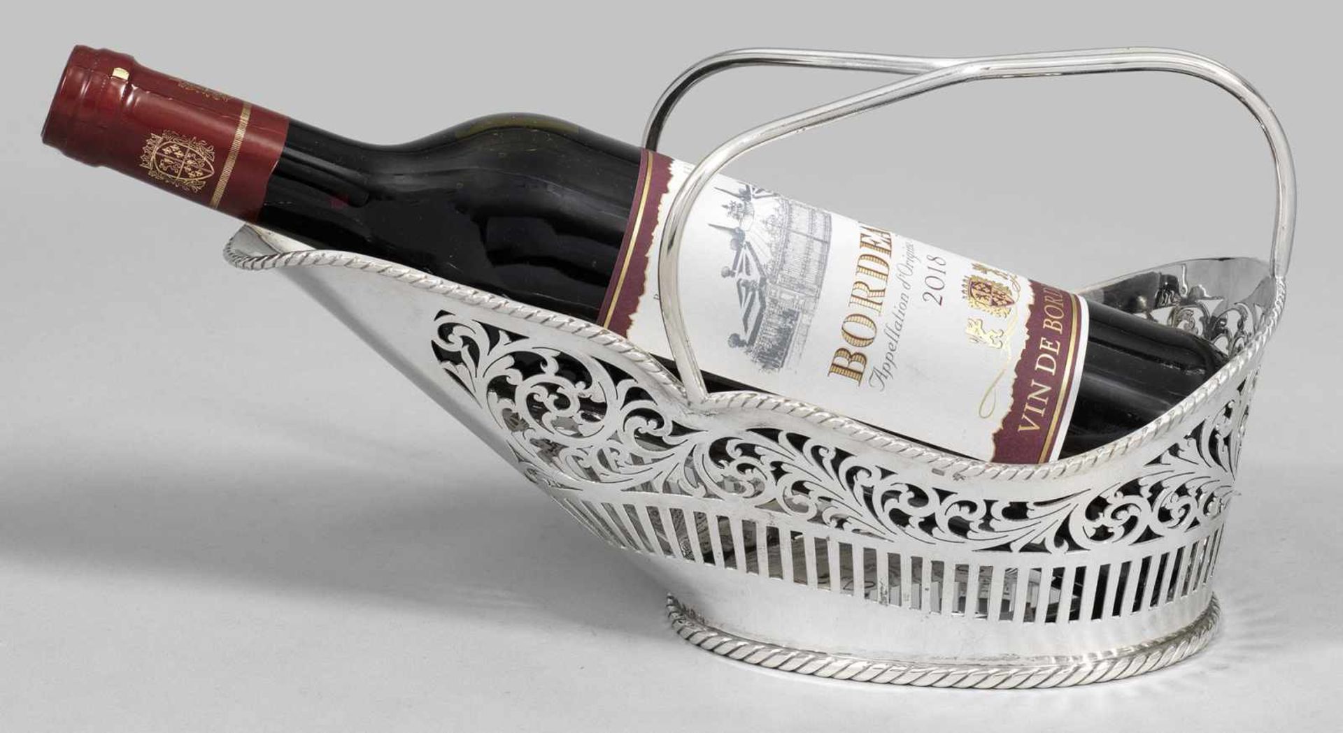 WeinflaschenkorbSilber. Dekorativ gestaltet in Form eines zweihenkeligen, ovoiden Korbes. Stab-