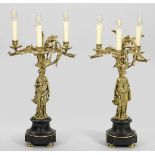 Paar Napoleon III-SkulpturenlampenGegenstücke. 3-flg.; Bronze und schwarzer Marmor. Vollplastische