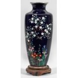 Cloisonné-VaseCloisonné-Vase in der Art von Hayashi Kodenji (1831-1915).</