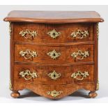 Dresdner Barock-ModellkommodeDresdner Barock-Modellkommode Nussbaum, furniert s