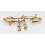 Jugendstil-Brosche mit PeridotsJugendstil-Brosche mit Peridots Frankreich. Um 1