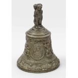 Renaissance-TischglockeRenaissance-Tischglocke Bronze. Konischer Korpus mit vol