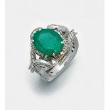 Eleganter Smaragd-Diamantring