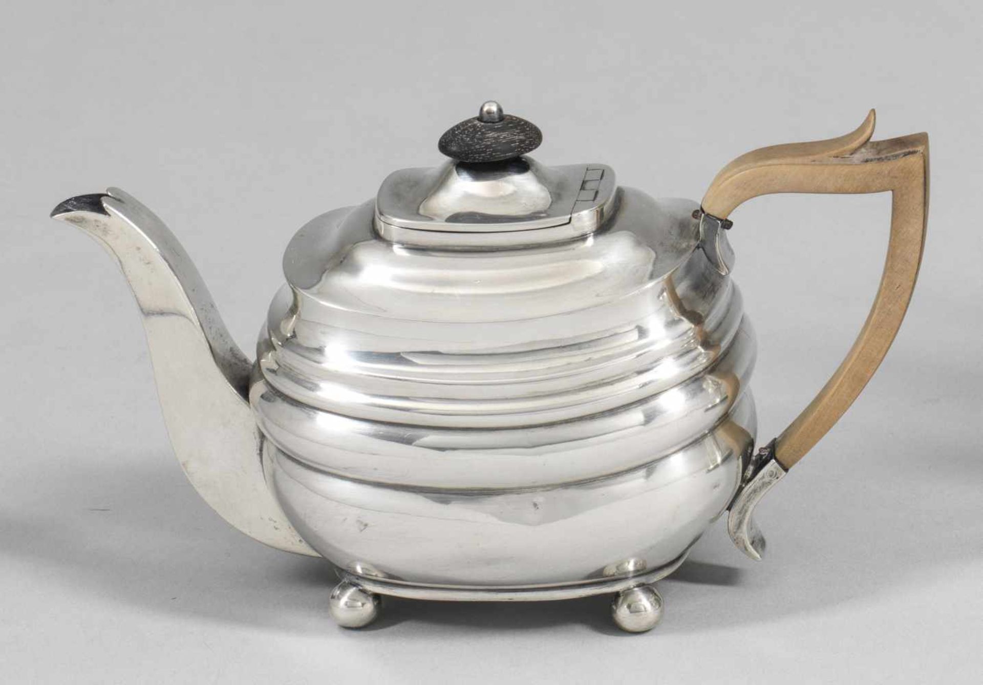 Kleines George III-Teekännchen