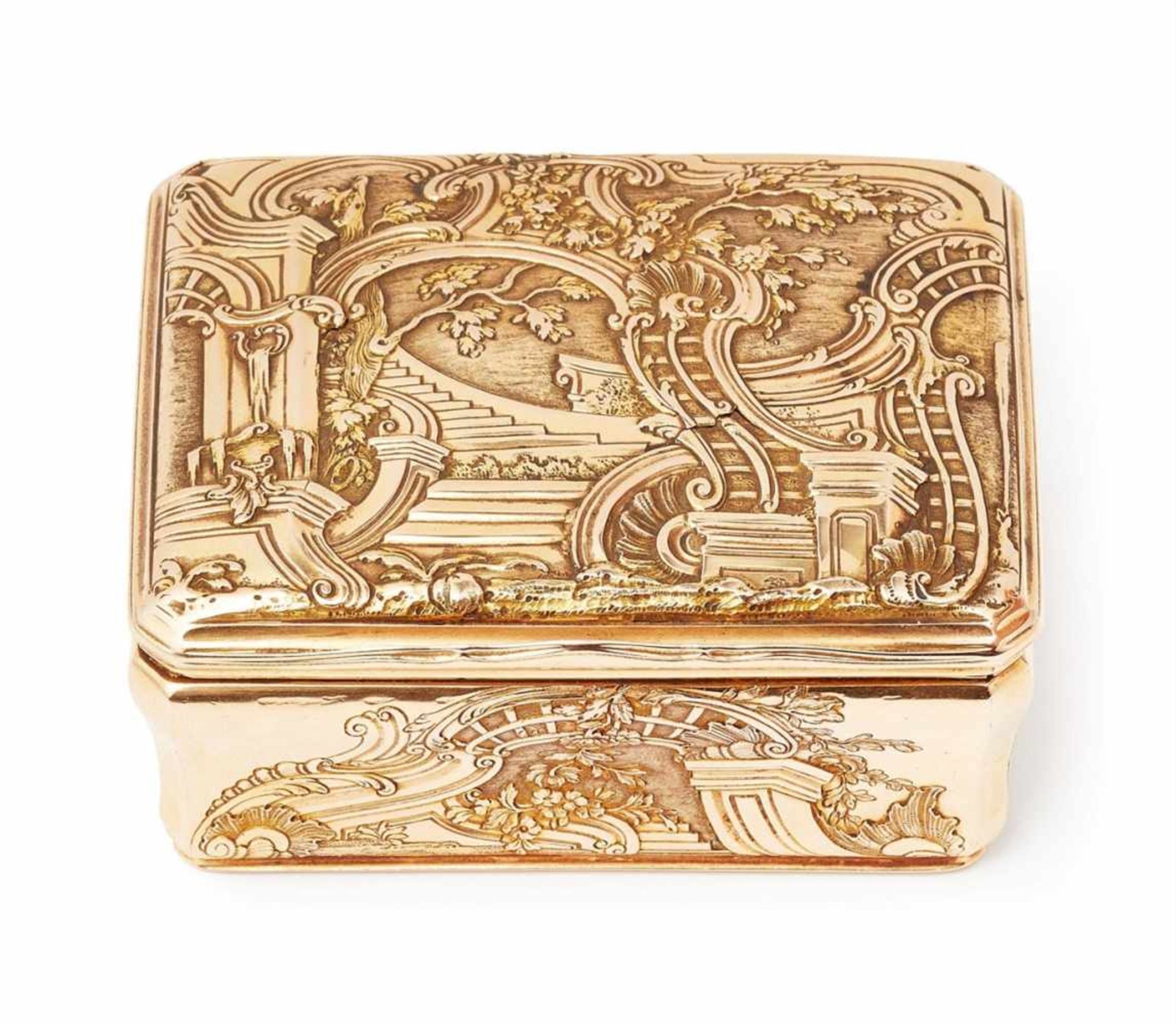 An 18k gold Frederician snuff boxMoulded rectangular box with curved push-button. Decorated to all