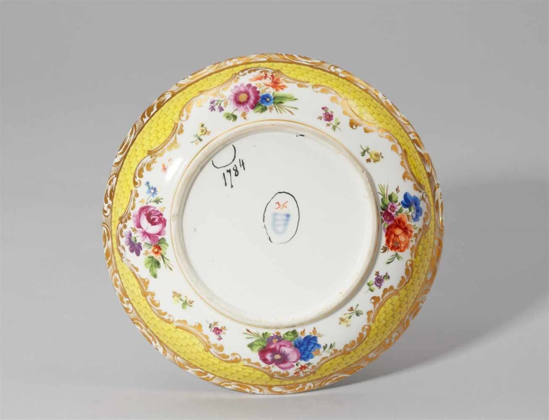 A Vienna porcelain dish and cover with yellow mosaic decorA vegetable or dessert dish with - Bild 3 aus 5