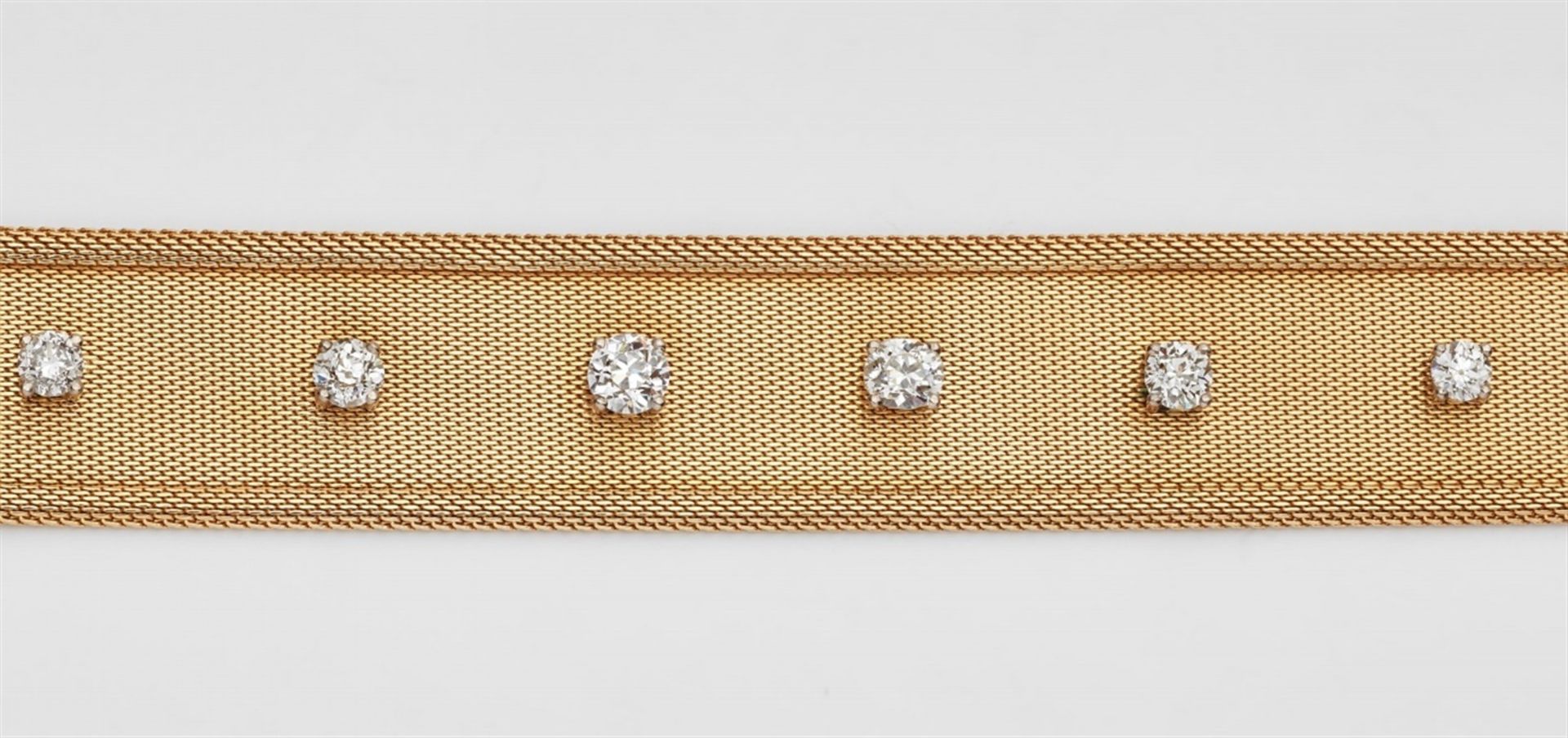 An 18k gold and diamond dog collarA two-piece choker, one half of which can be worn as a bracelet. - Bild 2 aus 2