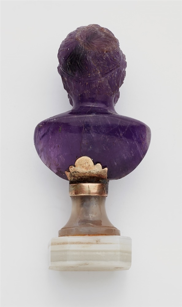 A carved amethyst bust of Homer as a souvenir of the Grand TourSilver-plated metal, amethyst, agate. - Image 2 of 3